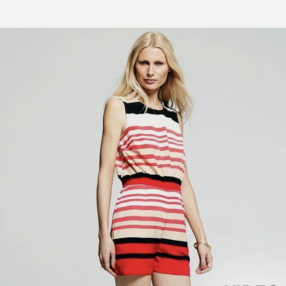 Chic Striped Sleeveless Romper - Picture 1 of 7